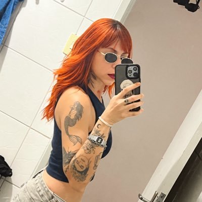 designer e faladeira de bosta https://t.co/AQUIJE64U9