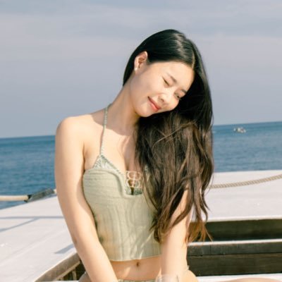 ayatitas's profile picture. 