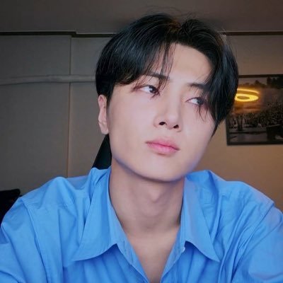 jayphorias's profile picture. everybody log off I wanna be alone with jay