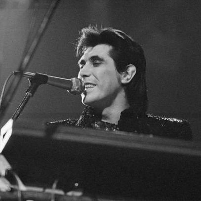 70s Punk and 80s New Wave with a smidge of Glam Rock, '60s, Reggae, Ska and Indie. Pics and videos not owned by me.
MD ANT since 2021. 🏅