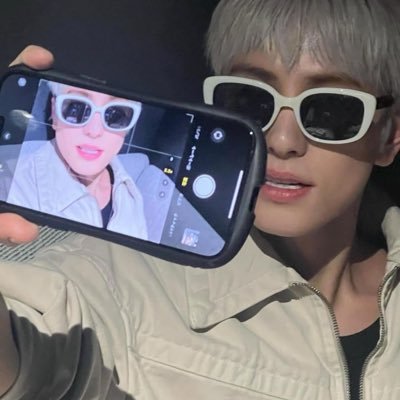 Frilyn_27's profile picture. ₊⁺ Own the moment ₊⁺