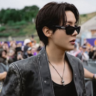 Time stops for no one and Life Goes on. FACE era, Chp 2 ARMY….OT7 but a Heaux for the Rapline @teemaahh54.bsky.social