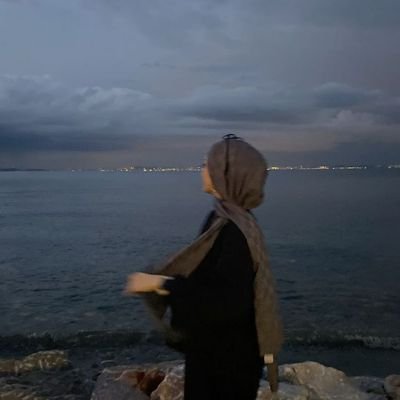 zahraashra53193's profile picture. 