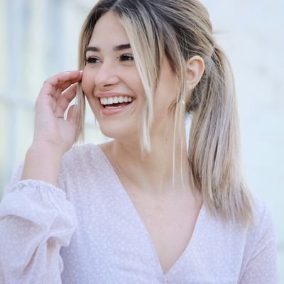 Lynn992857's profile picture. 