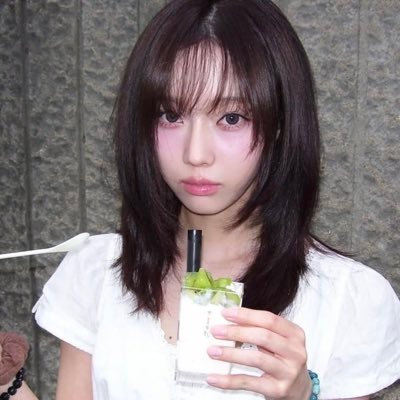 tousjeslours's profile picture. always an angel, never a god