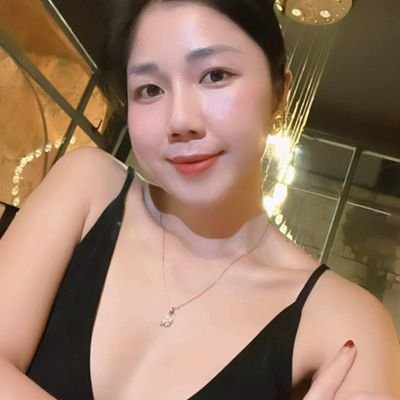 Nga19881's profile picture. thích bú chim non