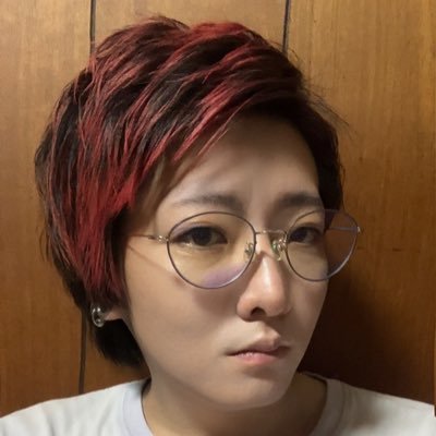 作編曲家、ギタリスト、DJ。「DJ Lia」「すずみとりあ」「電子ロック(ボカロP)」。作編曲歴・・・麻倉もも、富田美憂・前田佳織里、P丸様。、すとぷり、いれいす、 クインテ、FRUITS ZIPPER、CUTIE STREET。 @denshirock