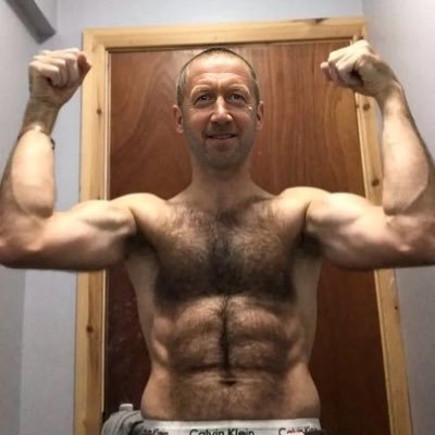 Personal Trainer at @puregym in Norwich. For business enquiries please email puregymnorwich@gmail.com 📧 | Parody Account | 35, 2 kids, divorced |