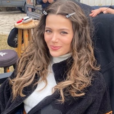 innamorata di beatrice luzzi💘🩷💓e sono una romanticona fan innamorata delle serie tv turche🤍