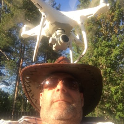 Finlandroads's profile picture. Tieliikenteen ammattilainen(hyvässä ja pahassa) vuodesta 1988. Kotieläimet tärkeitä, luotettavalla ystävällä 4 tassua. Uusin titteli: Turun Trolli😅