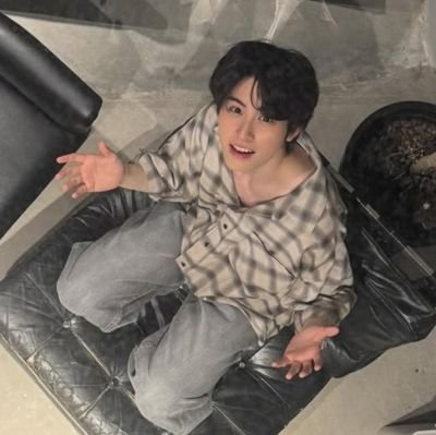 jeans0_'s profile picture. 𐙚 ⋆⑅˚ Boy is ⸝ 12  📬 人⁠ #rvจoจีn & #Busbecausaeofyouishine 人⁠*ﾟ⁠+ @ bus ꒱ ˖ׄ  ୭ 𓏳  🚌