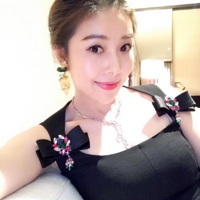 Duoliyah's profile picture. Don't always smile at others, maybe a casual smile will become someone else's expression.