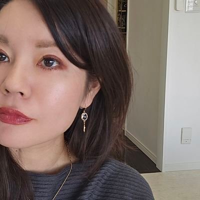 独学でインスタのフォロワーが60万人になった45歳/子ども3人犬1匹ひとり親家庭/100円ショップで爆買いアイテムを検証するのが仕事/推しは西村議員/沖縄県民/高校野球期間中は仕事しません連絡つきません/仕事辞めて13㌔太ったデブ←5kg痩せた!🆕