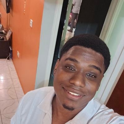 Aspiring gym rat🏋🏿♂️||Aspiring Caribbean Traveler 🧳 ||Environmental Scientist👨🏿🔬||Nature boy🥾||guard your heart ♥️||🇩🇲|| tweedur is to be unserious