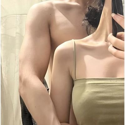 sss102699's profile picture. 肇庆   间歇性浮出来推特一下。这个推就用来分享和记录和男朋友撒狗粮 ｜若干调教私奴的碎片‖ 已有私奴  不现实调教  最多也就面贡和网  🚪门槛200  私信看不到门槛就拉黑  别私信我   别私信我 别私信我 除了门槛秒拉黑 问啥都拉黑  一天拉黑50个私信
