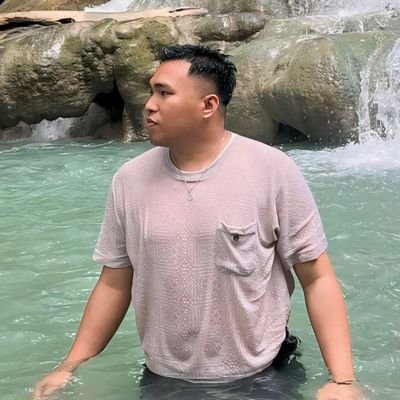 zharkyyyy's profile picture. Beach Lover 🌊