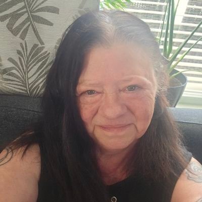 Love music ,dogs,gardening. Happy married. No DM🐕🇧🇻 I block everybody who ask for money or card. Porn people get blocked Arsenal fan.👸