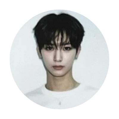 https://t.co/bEo1StfpqC Christmas boy with a starlit face, sassy attitude, and playful heart. Dreaming beyond borders, 𝗭𝗵𝗼𝘂 𝗔𝗻𝘅𝗶𝗻.