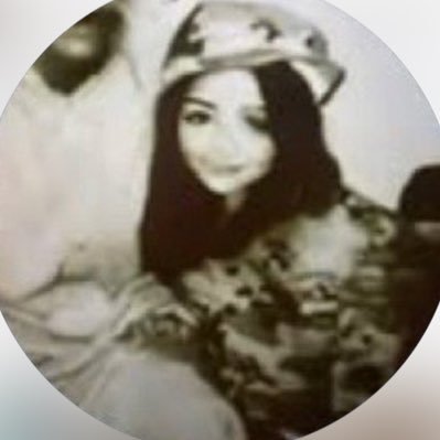 ll2_r6's profile picture. شلون يهجرني ونا مالي على الهجر احتمال …
