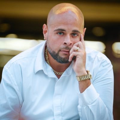 KC’s favorite son 🦁👑 #HustleAndShyneITM on @Hot103Jamz 📲 #CHIEFSKINGDOM ❤️ Emmy Winner 🏆 @TheCommission_ 🩸 @CoreDJsWorldWide 📀 Booking: https://t.co/ehnFdhoGuu