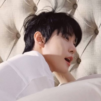 เนปจูน | จ๊วด จันทร์เจ้าเอย มเหศวรไพศาลพิเชษฐบดินทร์ธร 𝑬𝒗𝒆𝒏 𝒇𝒍𝒐𝒘𝒆𝒓𝒔 𝒏𝒆𝒆𝒅 𝒕𝒊𝒎𝒆 𝒕𝒐 𝒃𝒍𝒐𝒐𝒎.