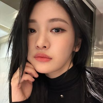 𝐬𝐢𝐫𝐞𝐧-𝐥𝐢𝐤𝐞 𝐯𝐨𝐢𝐜𝐞 captures the 𝐬𝐰𝐞𝐞𝐭 𝐬𝐦𝐢𝐥𝐞 brings bliss in the middle of summer known as Alexandra yizhuo ning 🎀₊˚⊹ 🧚🏻♀️🌪️