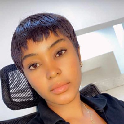 I’m just here to tweet about fashion, movies/ funny videos and looking good 😌• DM for promo
