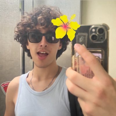 loukaonline's profile picture. 🇫🇷🇮🇹🇪🇸 filmwriter. bisexual big booty boy somehow. BLM‼️mother Jaida Essence Hall follows