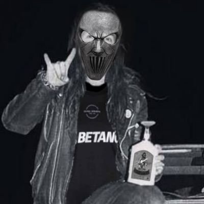 ALVARIZANDO A TODO EL MUNDO🌎🤘🏻
Nadie está por sobre la U
🟦🟥
Estuve en el Salvador con 6 años 🤘🏻🤘🏻🤘🏻
