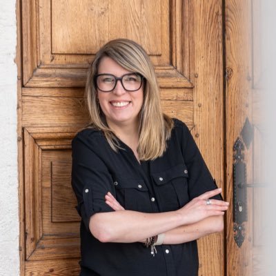 absolutvero's profile picture. Journaliste art de vivre et gastronomie 😋 pour @tribunedelyon 
Slow twitter 🐣 (rejoignez moi sur Insta @ absolutveroo)
#lyon #food