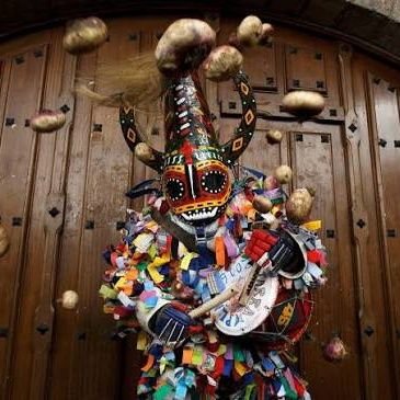 Canchoasitiaó y bellotapropulsao. Guitarrero y más cosas.