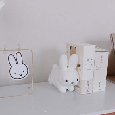 _g6472's profile picture. 夫と0歳の息子と暮らす / 読書 / 散歩 /アート / おやつ / 色々考えたい