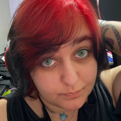 Streamer de juegos👾Poképlanista😈 porque nuestro Dios es el gran Arceus🙏. Temática de terror/suspense👻☠️ y a veces shooters🔫. ¡¡DIRECTOS EN TWITCH!!🇪🇦