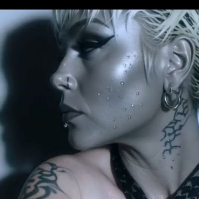 kinkygirlxx's profile picture. love the kinky side of life