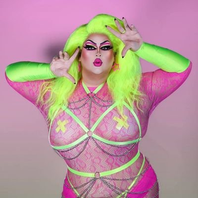 Florida-based Drag Queen/Cosplayer/Twitch Partner! 🌈
PhD in Bio Engineering 🎓
Business Inquiries & Bookings: nicki@queennickimirage.com