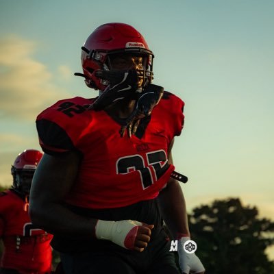 TroykeeButler's profile picture. 6'4 275 DT/Edge @MDCCATHLETICS #JUCOPRODUCT