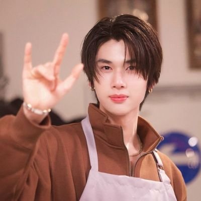 music is my escape from reality❣┊she/ her, 24♡┊ obsessed with #JoongDunk 🥑🌻 ┊ yaoi/ bl enthusiast 👀 ┊ follow me and i will follow back🩷