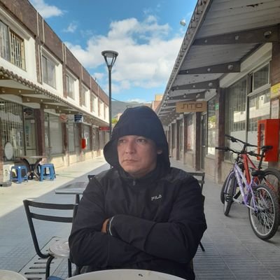 raenarrieta's profile picture. Todo guerrillero es un terrorista.