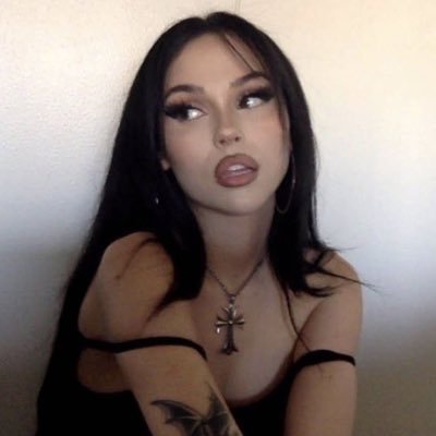 ⋆ ˚。⋆୨୧˚ Bella, where the hell have you been loca! ˚୨୧⋆。˚ ⋆ 𝐥𝐢𝐛𝐫𝐚 ☽ #twilight ☼ #booktwt #horror {cr: Kill Switch}