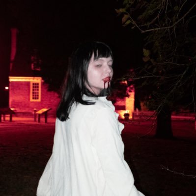 HUMANlSTVAMPlRE's profile picture. opposite of a final girl probably, lestat groupie, laika lover