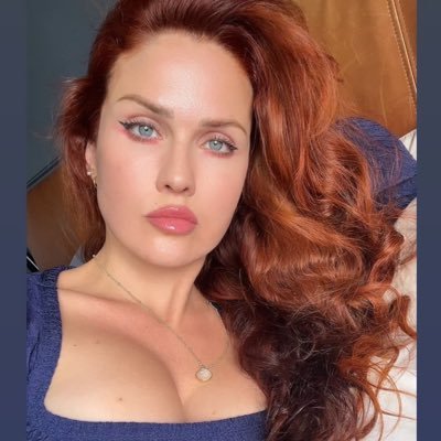 ✑ novelist + screenwriter :: western gothic hist. horror :: existential dread gold medalist :: mama x3 :: rep: janklow + nesbit ✨THE NIGHT POOL ✨ Blackstone ‘26