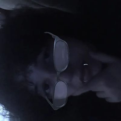 🕷️ entre o silêncio e a ironia · entre o nada e o quase tudo 🪦