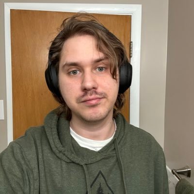 hvrrx's profile picture. just some guy who likes movies