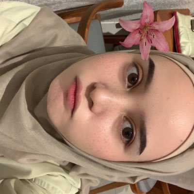 pseudorealityy_'s profile picture. feeling flows away//