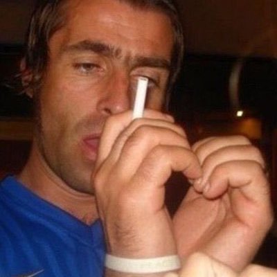 eu e o beomgyu chutando o liam gallagher