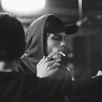 loz4e's profile picture. 