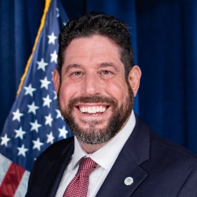 Rockville City Councilmember | Raised in @Rockville411 | RM Rockets & @WashU Alum | Proud Wootton Dad | Former @TeamUSA Canoe/Kayak Chair | Attorney @LVGLawFirm