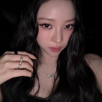 Conta de fã para #NARIN do grupo #MEOVV da empresa THEBLACKLABEL | MEOVV OT5 🐈⬛ PAWMPAWM 🖤 | Narin 🩷, Ella 💜, Sooin 🩵 Biased