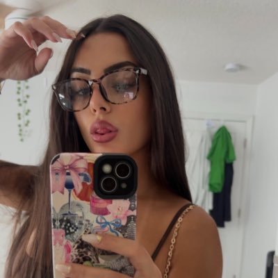 freaklola's profile picture. 