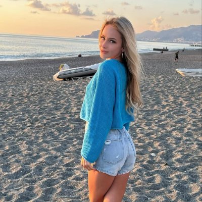 My name is Amy, My work Core operator of a family-run financial services business, founder of a medical beauty center.
Master's degree: Financial Management